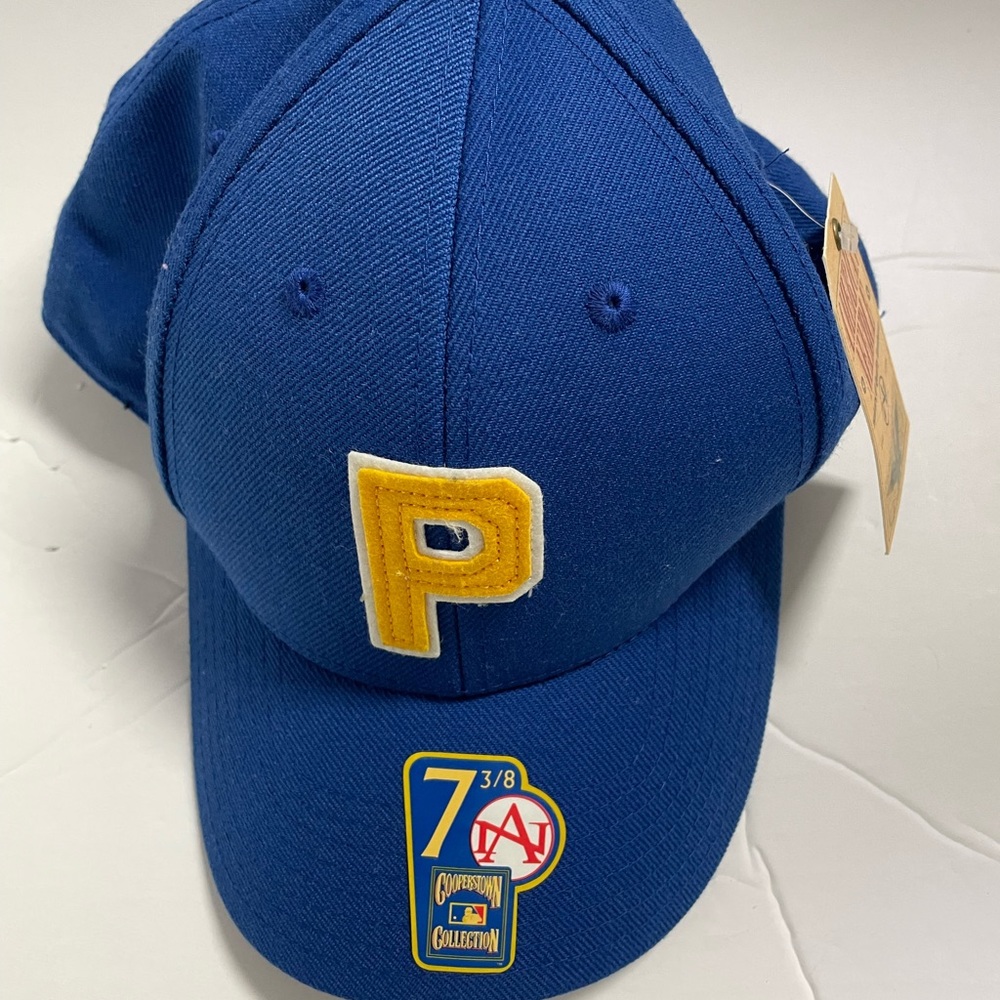 Philadelphia Phillies Fitted Hat - Cooperstown Collection